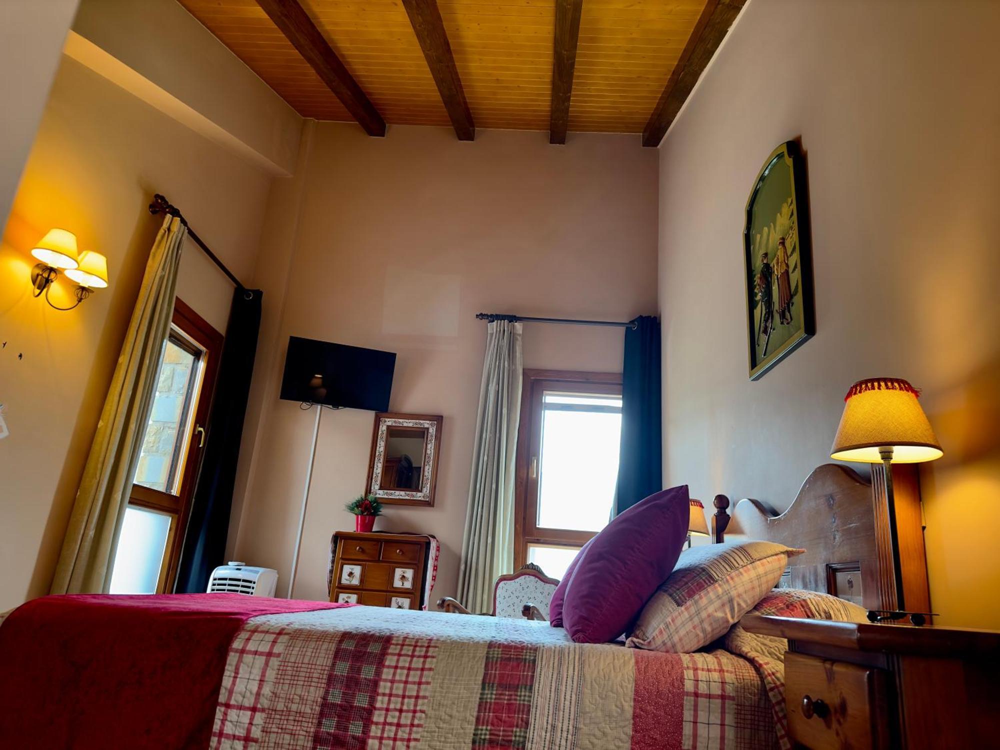 La Llardana Guest House Benasque Eksteriør bilde