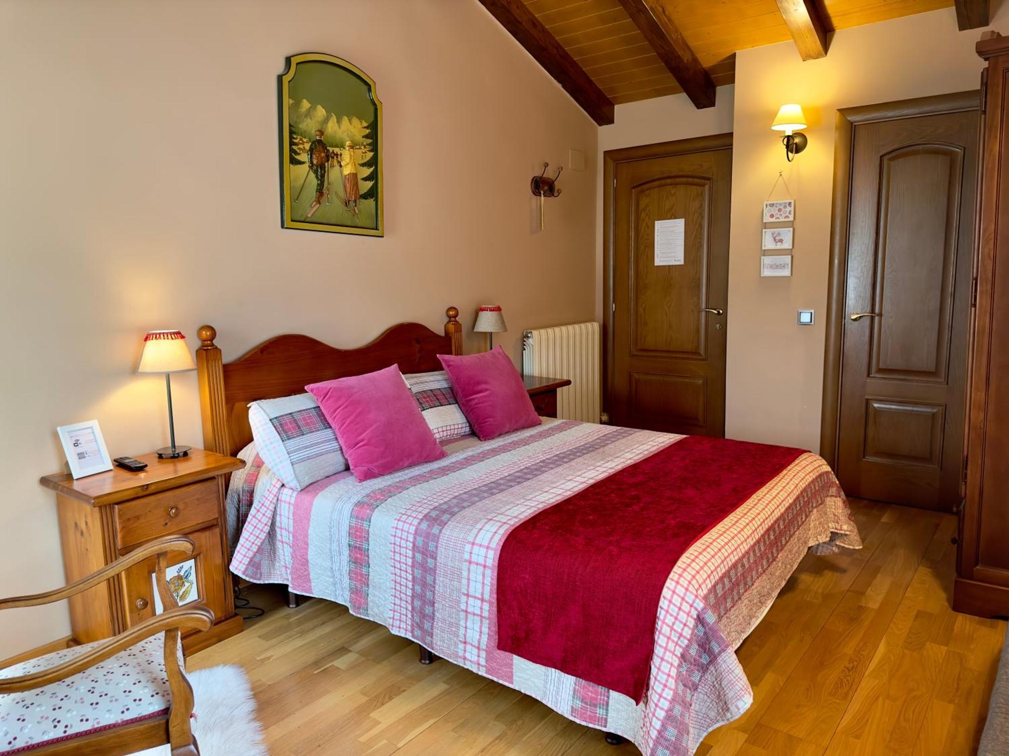 La Llardana Guest House Benasque Eksteriør bilde