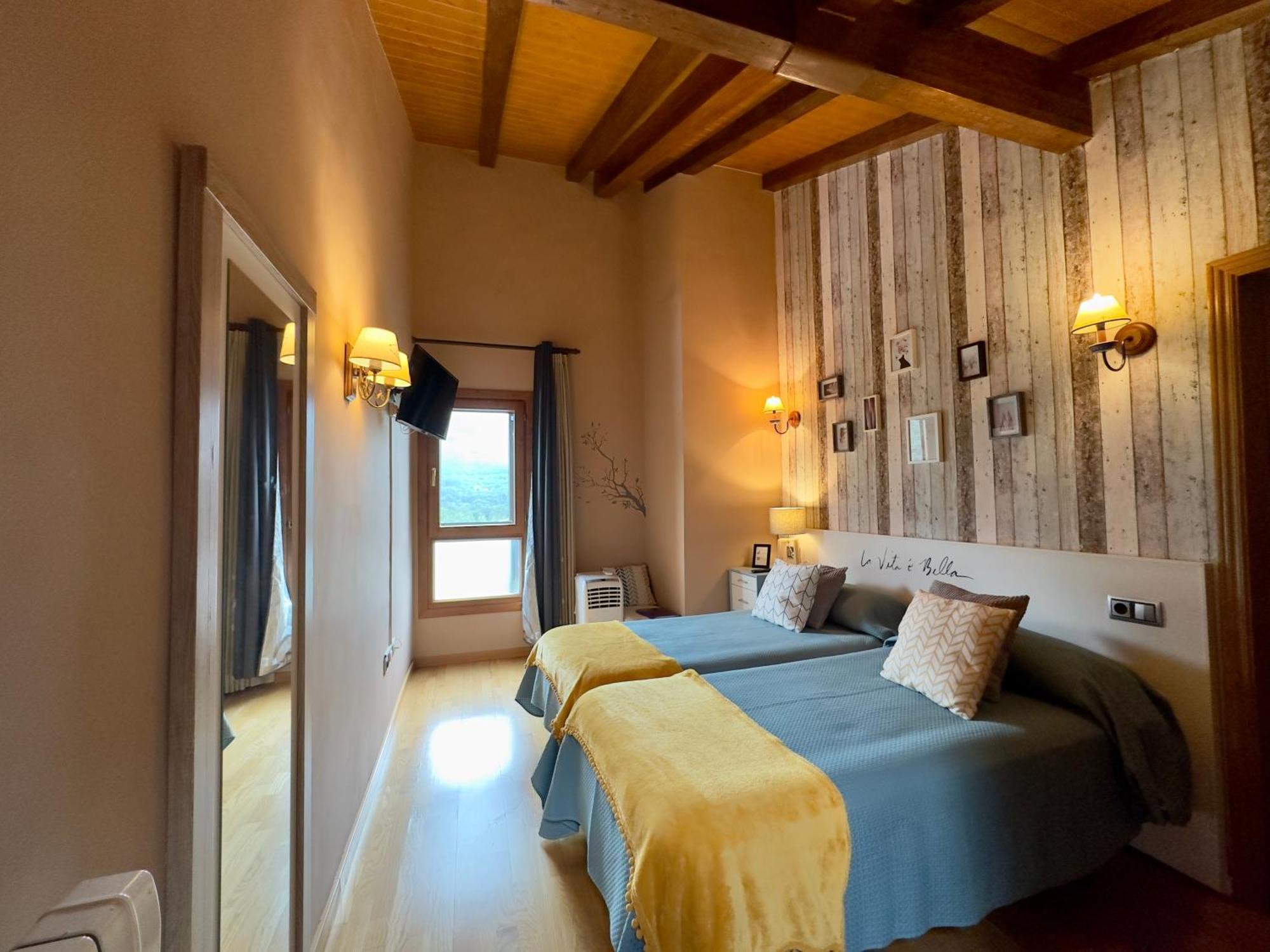 La Llardana Guest House Benasque Eksteriør bilde