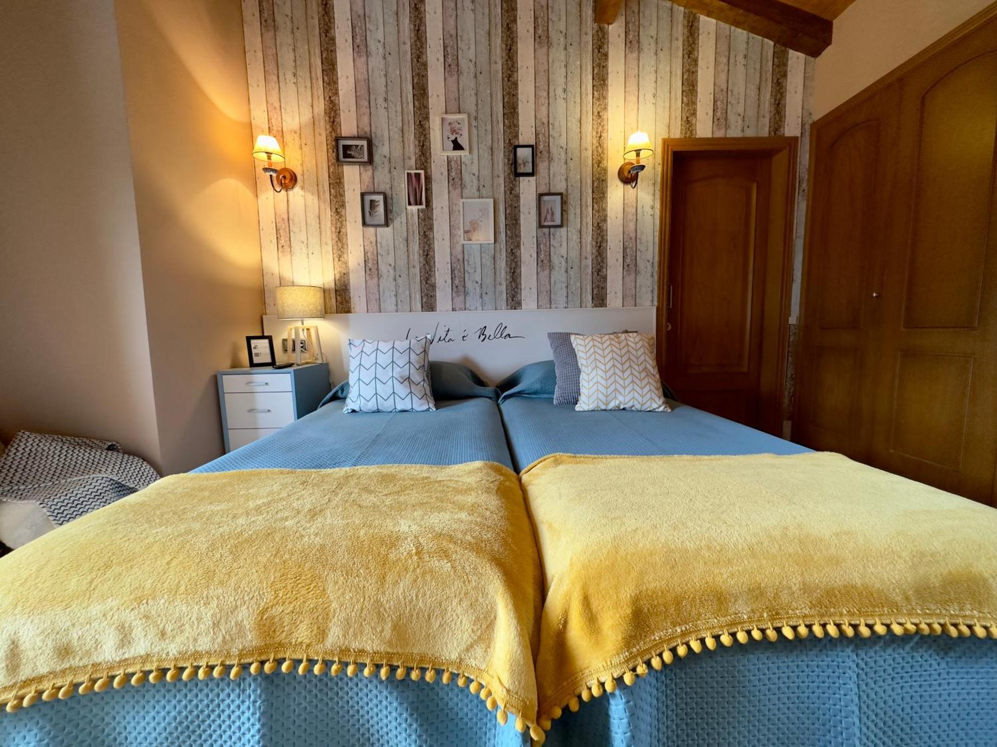 La Llardana Guest House Benasque Eksteriør bilde