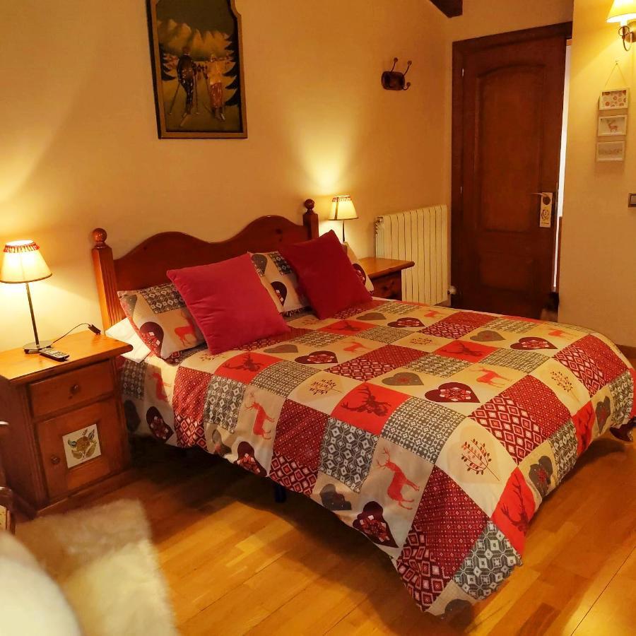 La Llardana Guest House Benasque Eksteriør bilde